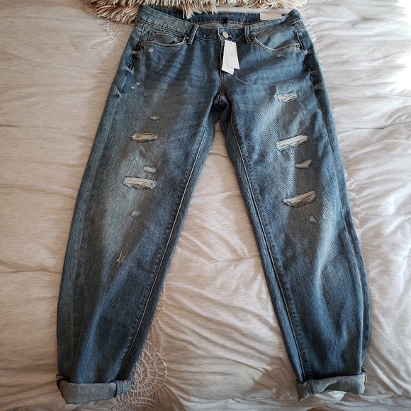 WHBM ; destructed chain girlfriend jeans 2 - Picture 3 of 8